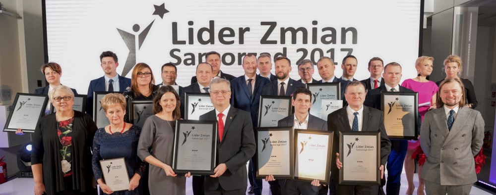 Zdjecie grupowe lider zmiań samorząd 2017
