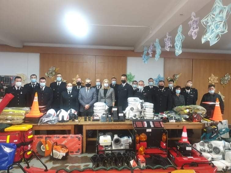 Wójt i przedstawiciele jednostek OSP z terenu gminy Jastrząb