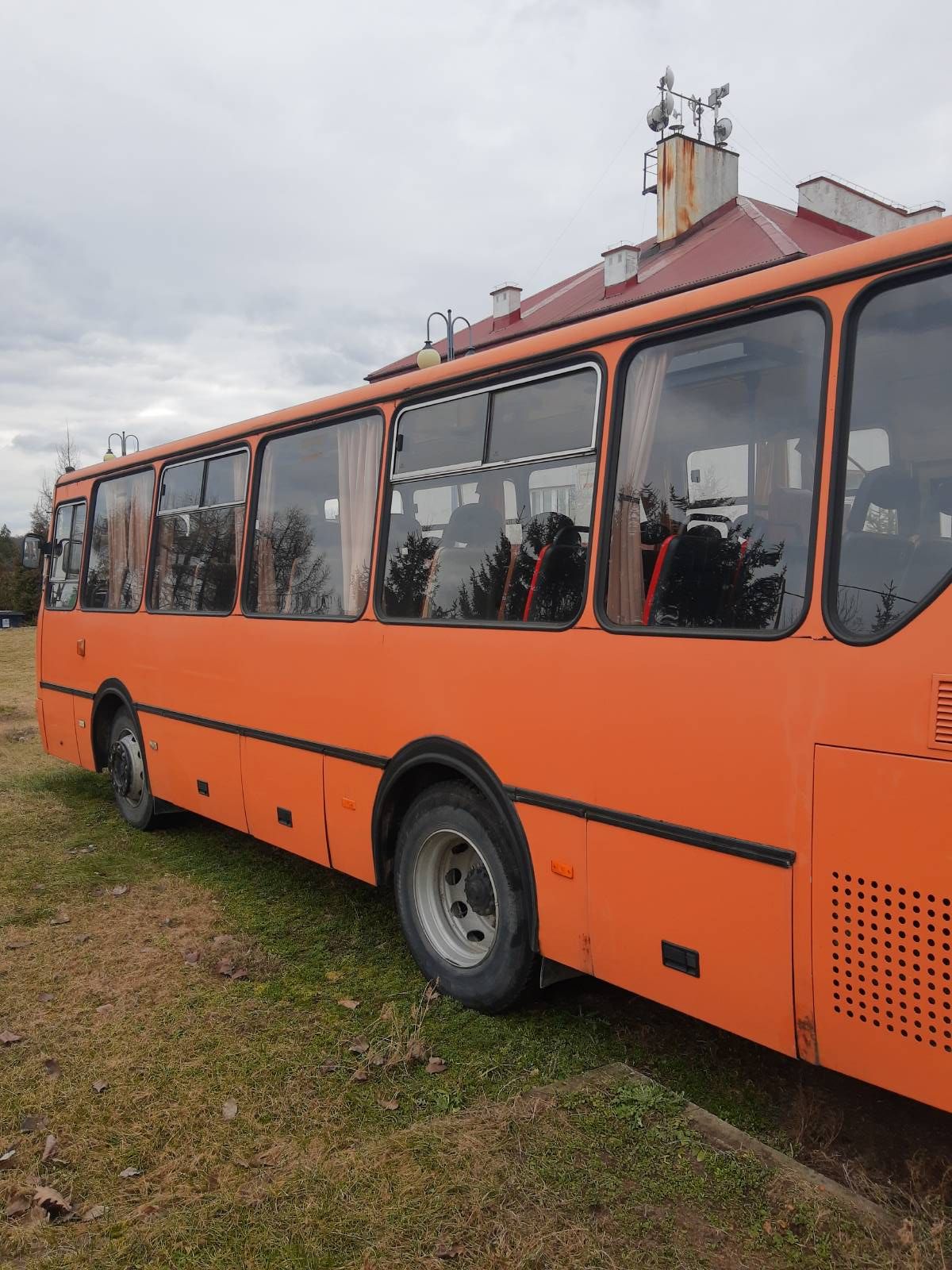 Pojazdu marki autosan A0909L Tramp, rok produkcji 2004 - zdjęcie prawy