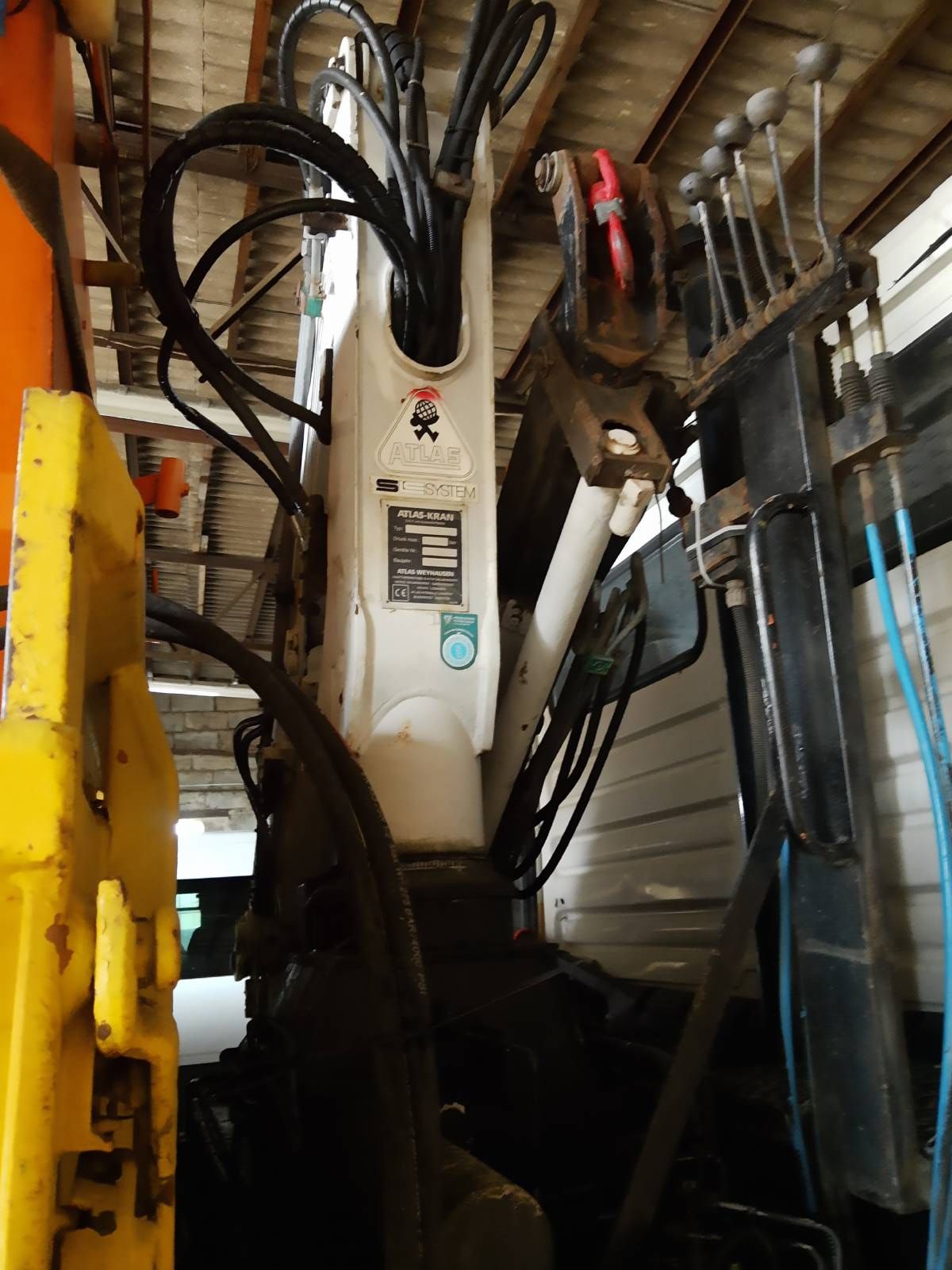 Żurawia przenośnego Atlas Kran AK 50.1, rok produkcji 1997 - zdjęcie prawy