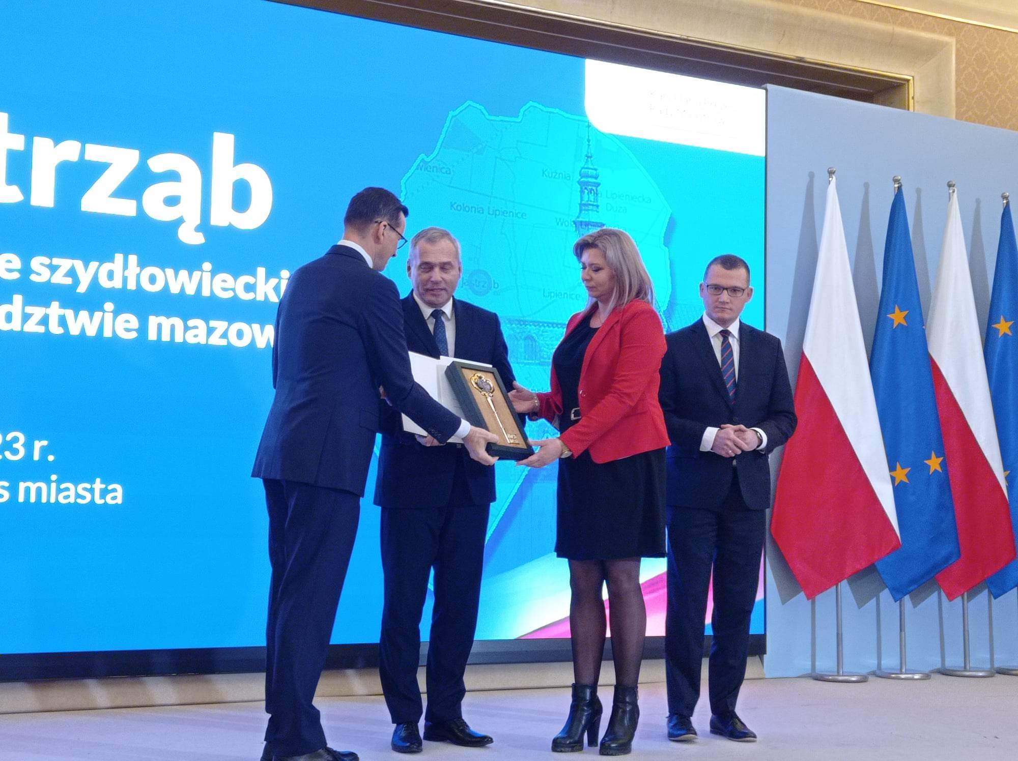 received_1246373062643678